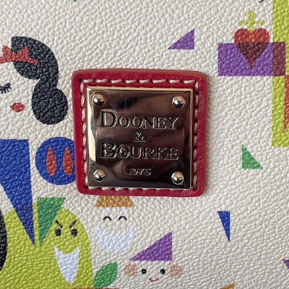 Disney Dooney & Bourke Crossbody Snow White 85th Anniversary Purse Bag Disney - Picture 3 of 7